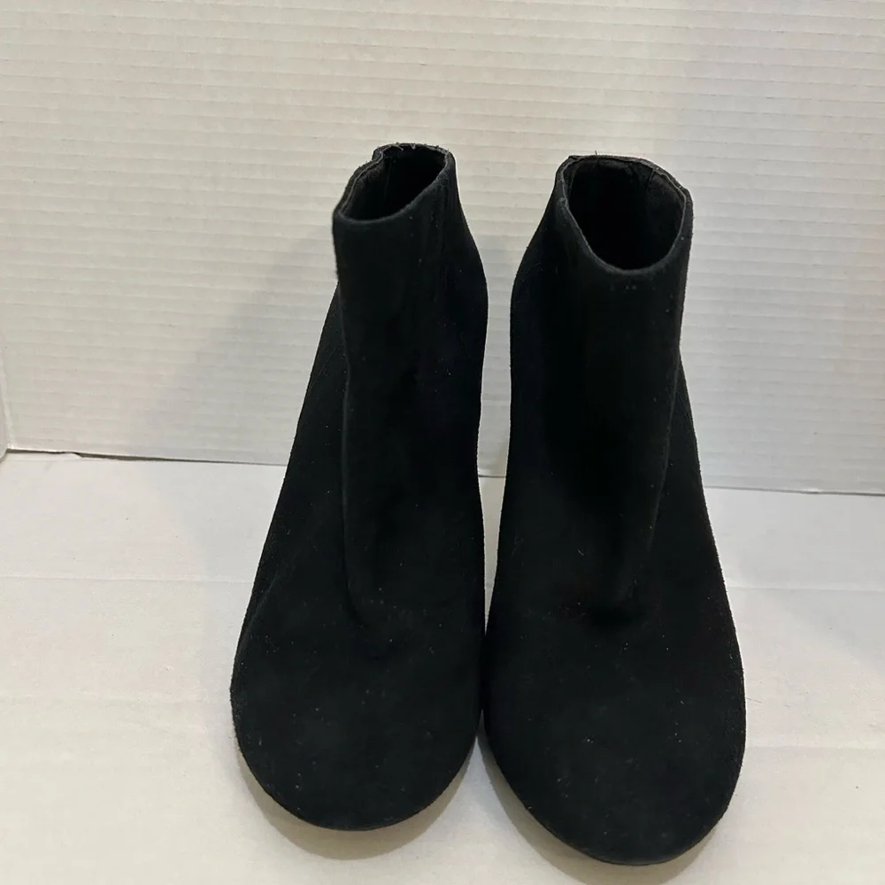 Pour La Victoire Adelle Suede Booties size 7.5 women Y2K